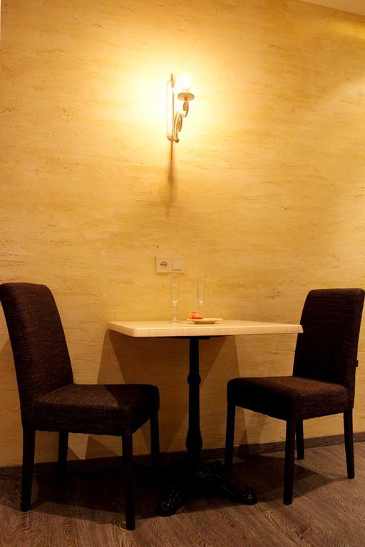 Apartment In Deribasovskaya Street 13 敖德萨 外观 照片